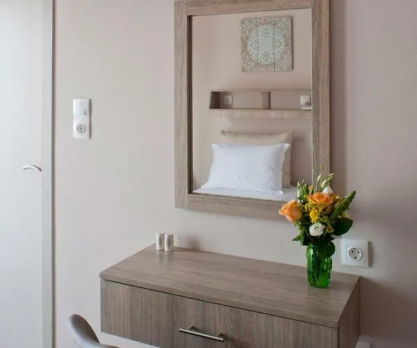 Liprando Hotel Nausa